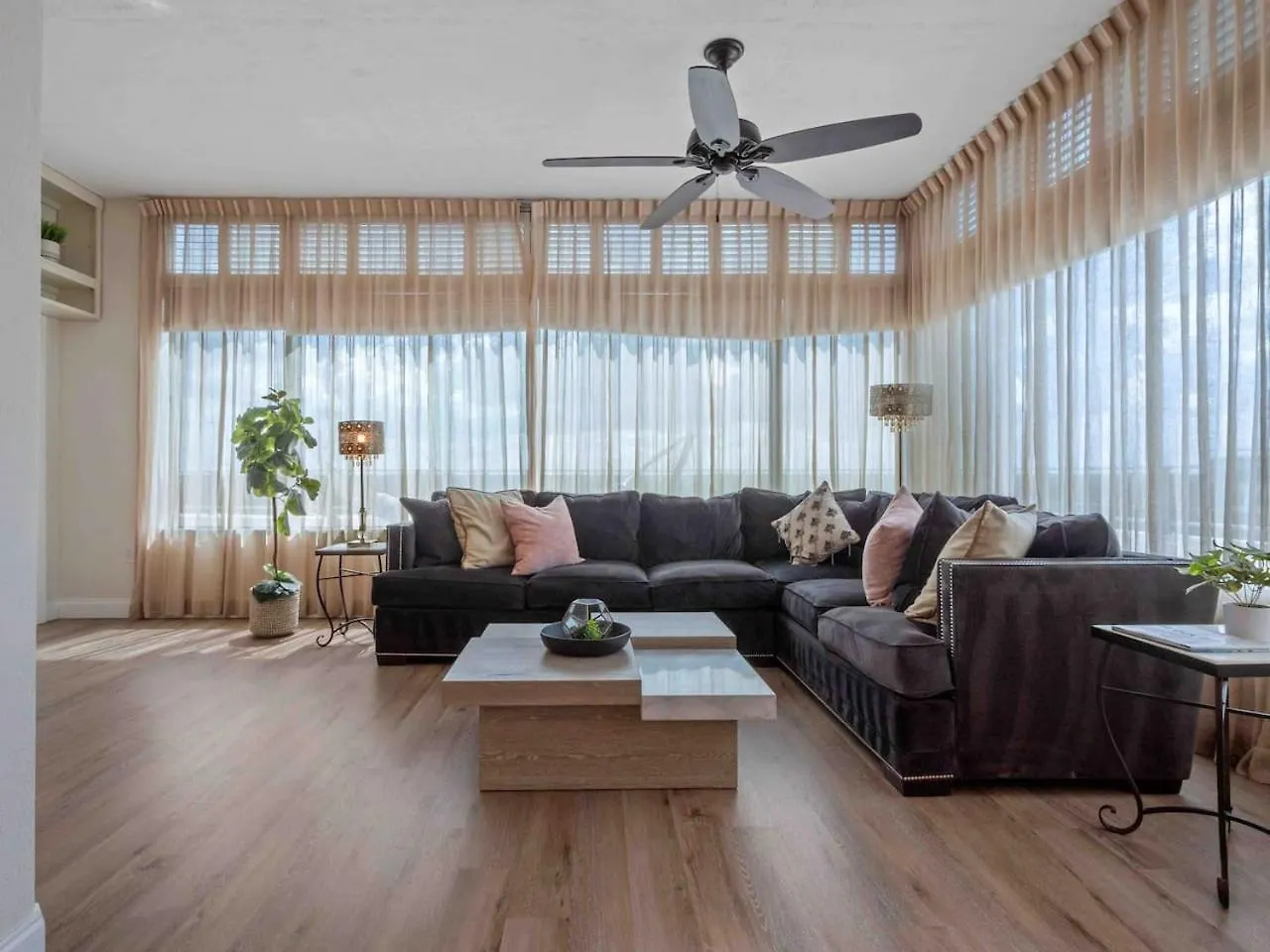 Penthouse Downtown Orlando 2 Beds 2 Baths Apartment